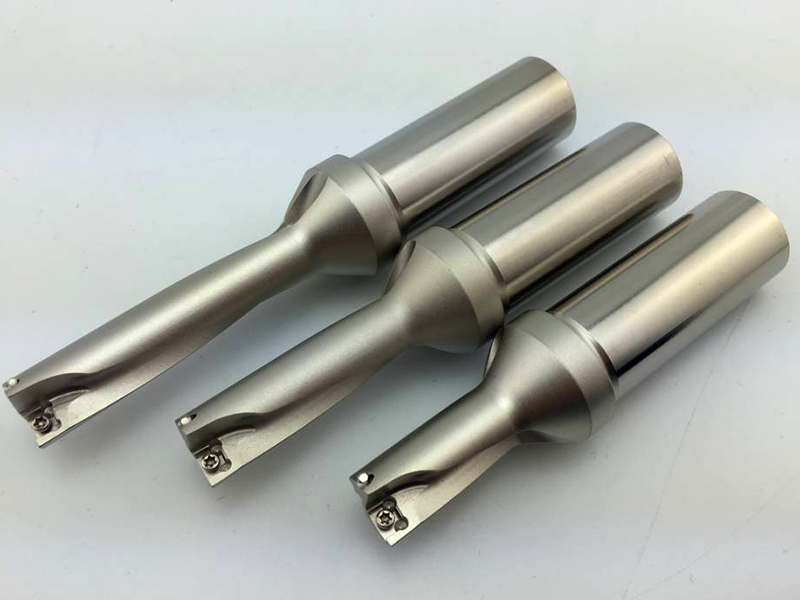 u鉆打深孔能不能用g83？